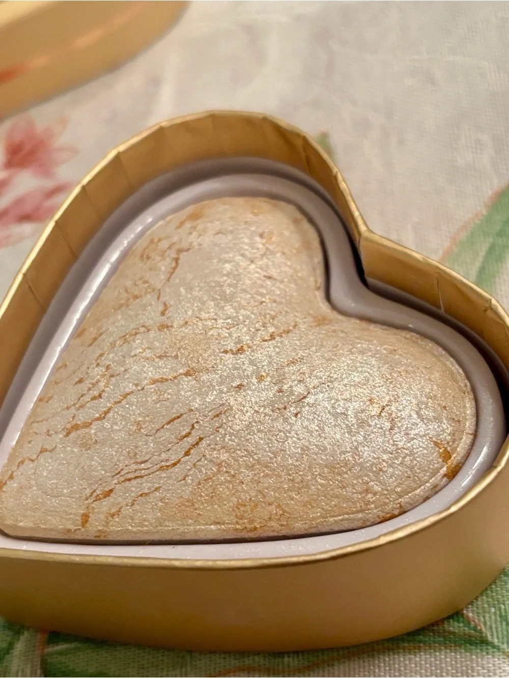 I Heart Revolution Marzipan Heart Baked Highlighter for Face & Eyes Illuminator